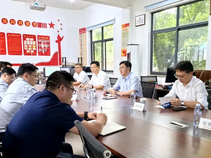 袁旭4_副本.jpg